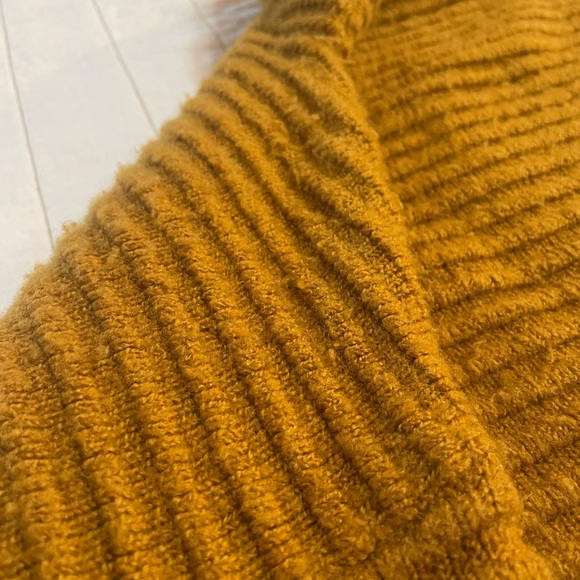 Madewell Belmont Mockneck Sweater in Orange XS (‼️fits closer to a medium) - Picture 11 of 11